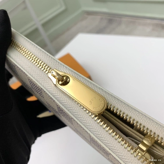 LOUIS ZIPPY VUITTON WALLET 0712